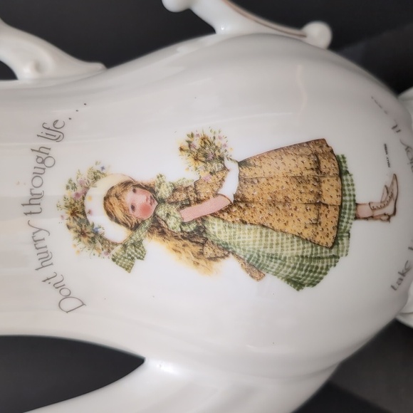 VGT,Holly Hobbie White Porcelain Teapot Features A Young Girl In a Green Dress. - Picture 2 of 12